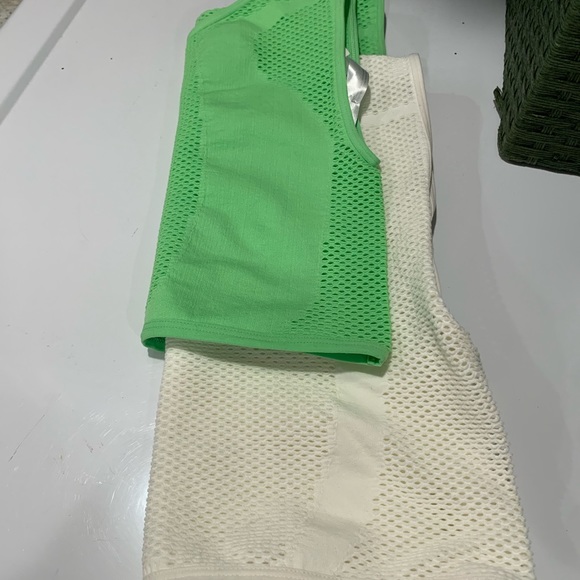 NWT Urban outfitter tank tops (2 in a bundle) Both Sz xs/s - Picture 6 of 10